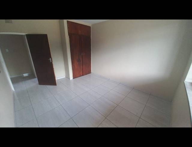 1 BEDROOM APARTMENT FOR SALE IN VANDERBIJLPARK CW 2